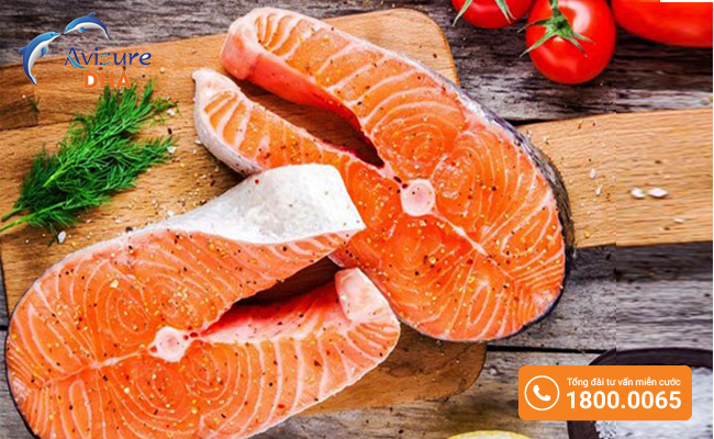 Cá hồi giàu omega 3 giúp tăng hormon sinh sản, tăng lượng máu đến cơ quan sinh sản