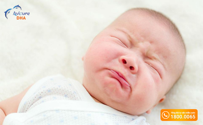 Trẻ sơ sinh bị sôi bụng có nguy hiểm không?