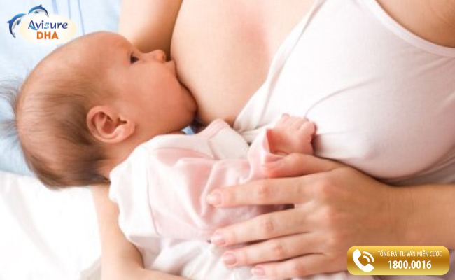 Tư thế bú không đúng cách có thể khiến trẻ sơ sinh bị sôi bụng